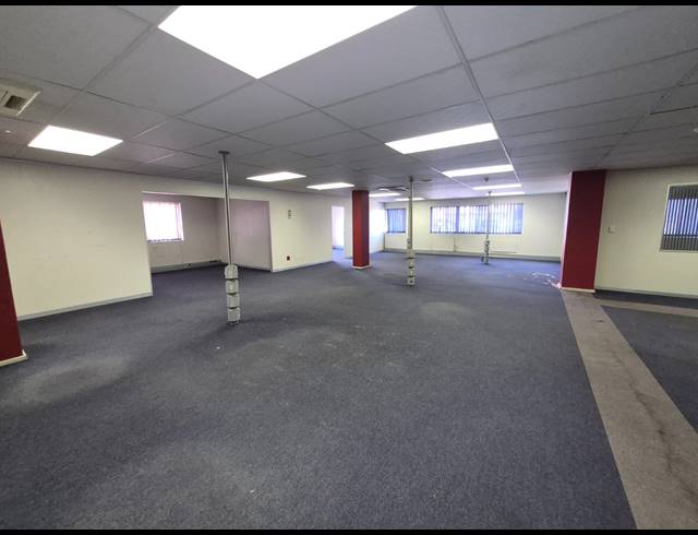 1,669M² OFFICE FOR SALE IN SUNNINGHILL